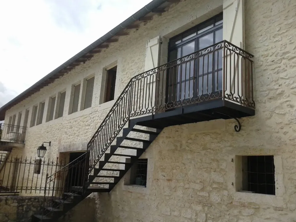 Escaliers métalliques près de Astaffort