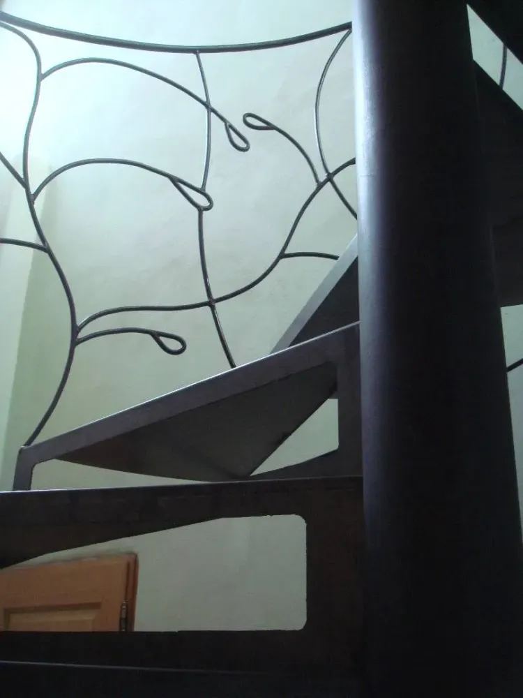 balustrade arabesques