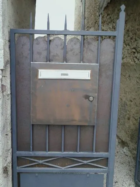 Porte métallique près de Astaffort